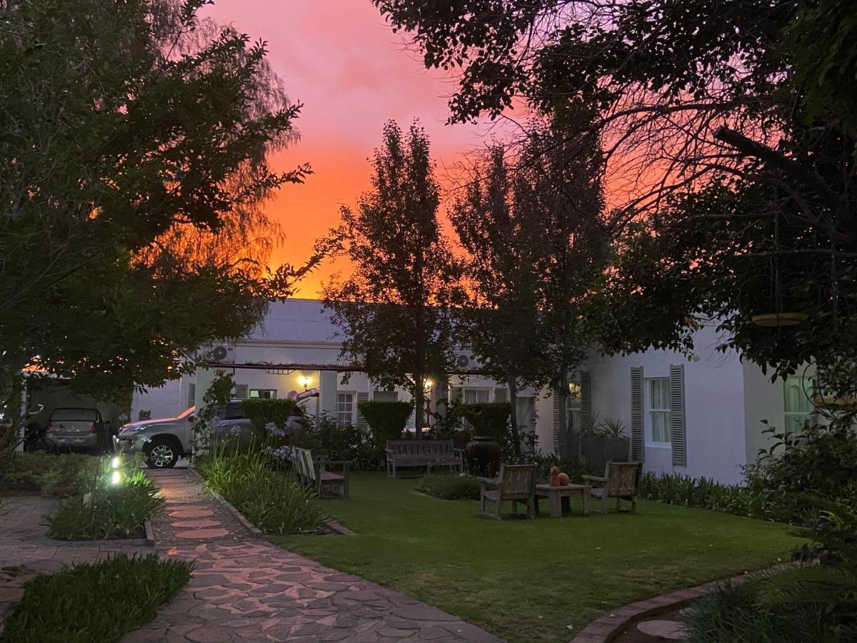 Cape Karoo Guesthouse Beaufort West Exteriör bild